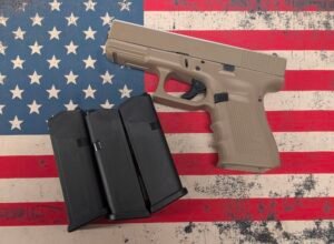 Glock 19 Gen 4 FDE 9mm – 3 Magazines – Original Box – Excellent Condition