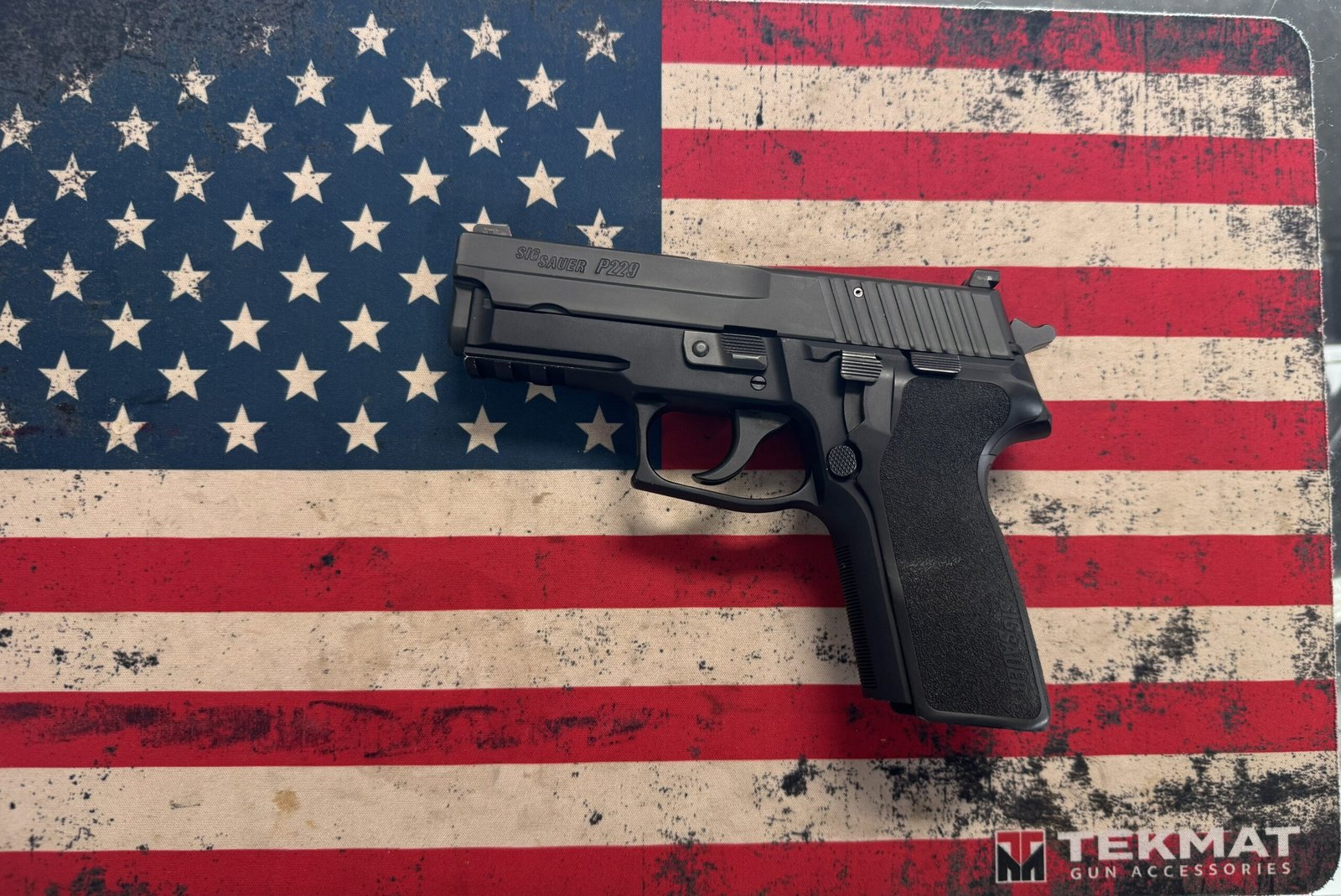 SIG Sauer P229 - Image 2